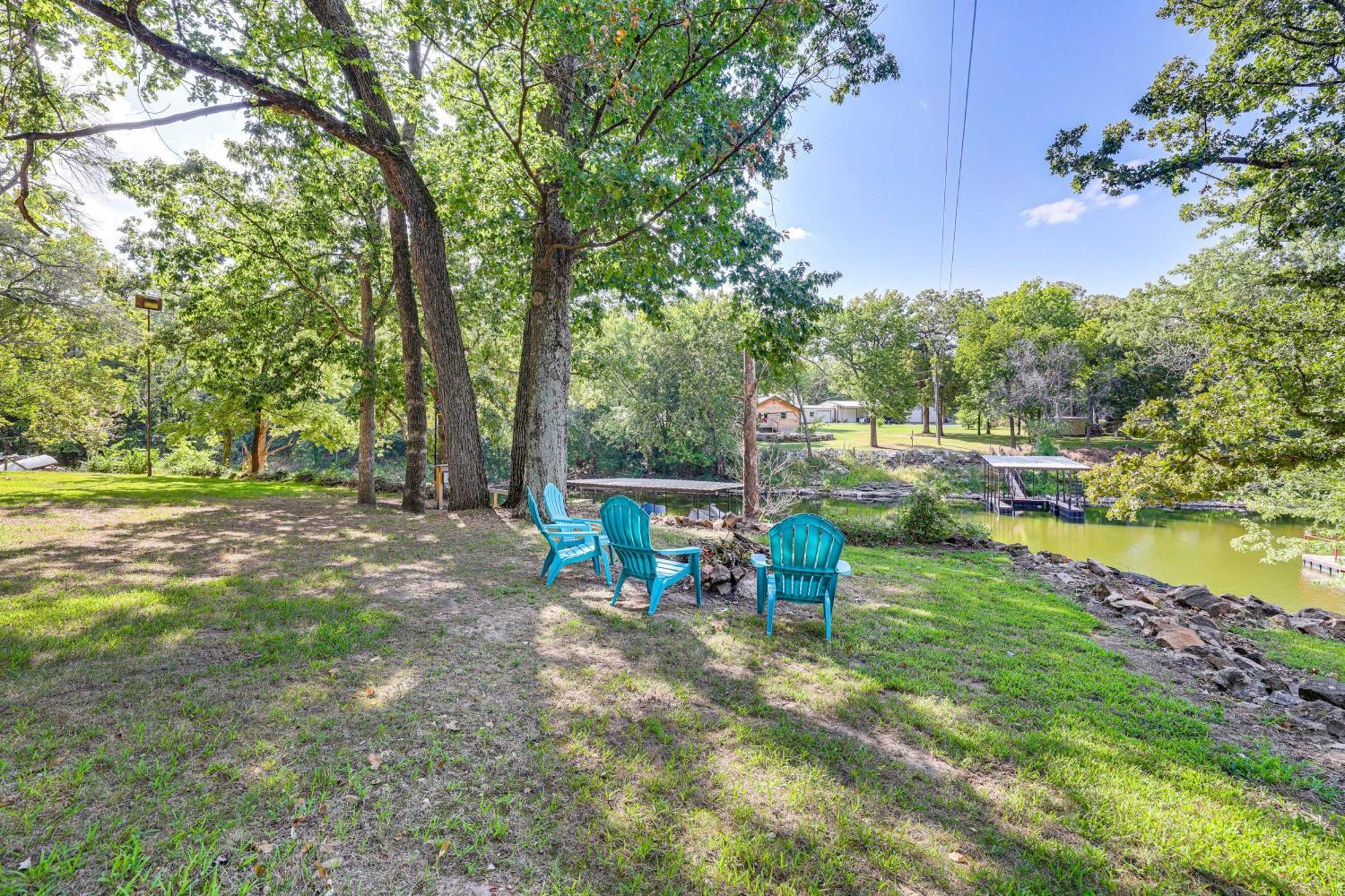 Grove Lakefront Cabin With Water And Dock Access! Exterior photo